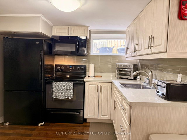 17 Maywood Park