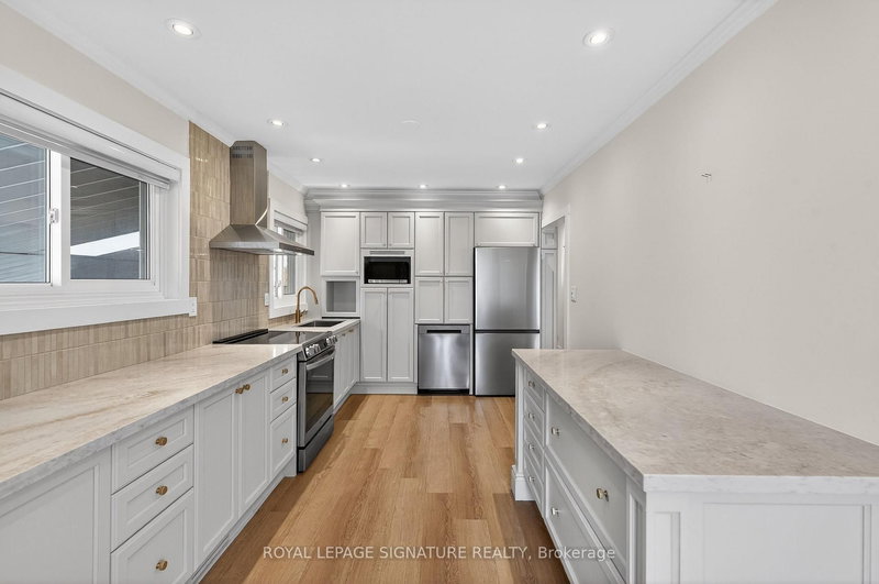 Main - 724 Balaton Ave, Pickering, L1W 1W4 | Image 3