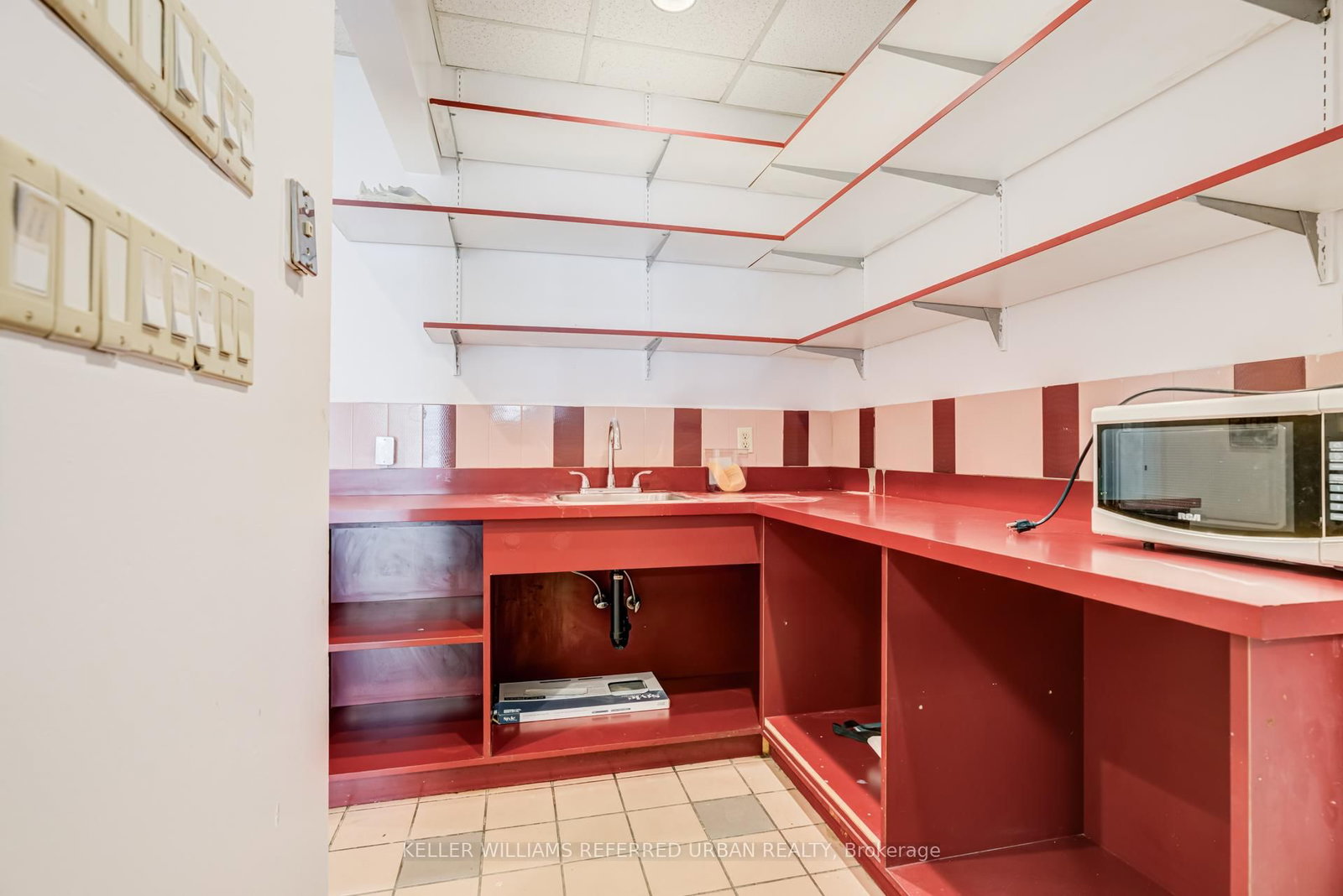 706 Pape Avenue - Photo 15