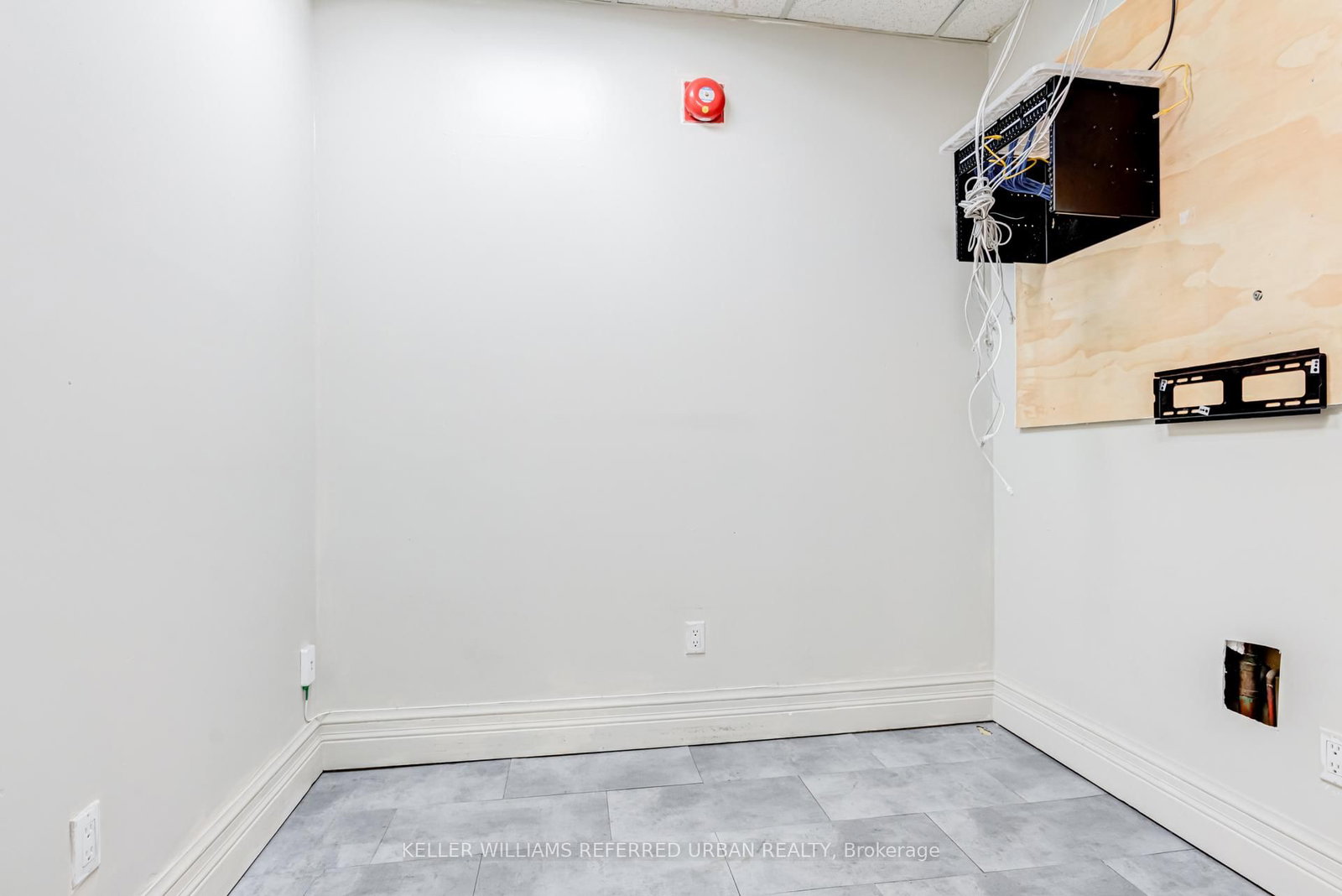 706 Pape Avenue - Photo 18