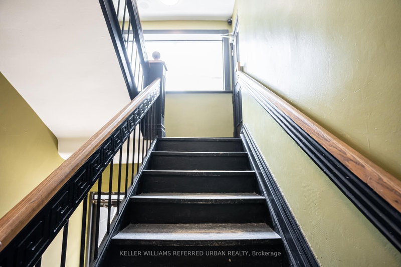 706 Pape Ave, Toronto, M4K 3S7 | Image 3