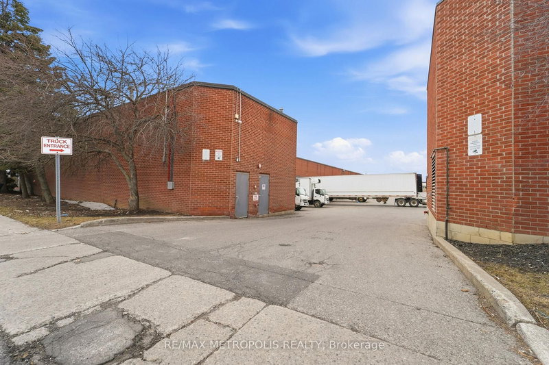 35 - 120 Dynamic Dr, Toronto, M1V 5C9 | Image 2