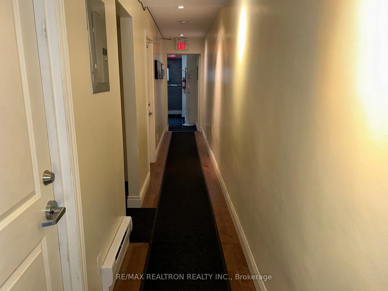 588 Danforth Avenue - Photo 16
