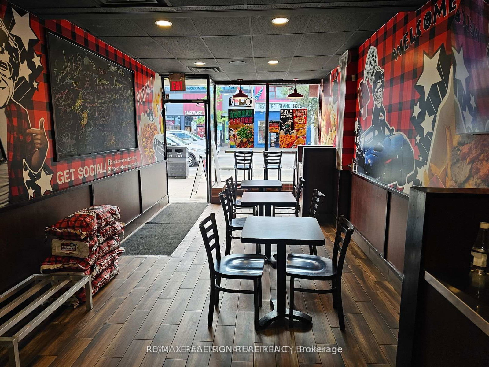 588 Danforth Avenue - Photo 2