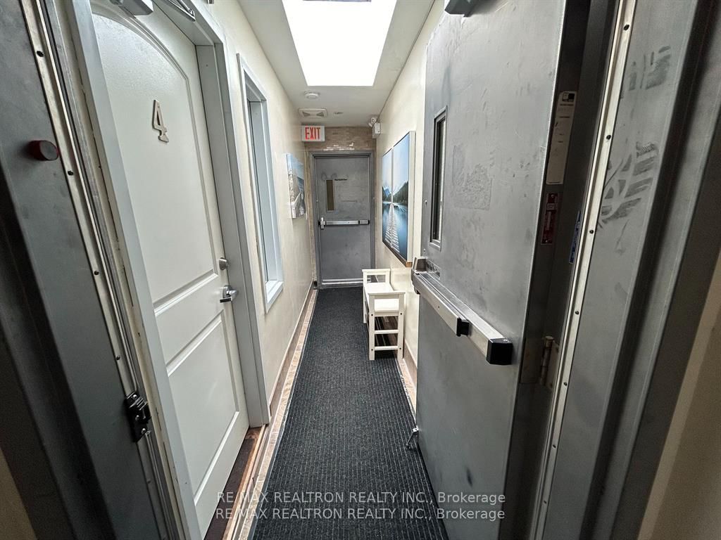 588 Danforth Avenue - Photo 20