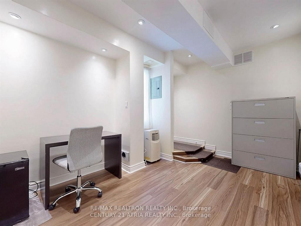 588 Danforth Avenue - Photo 23