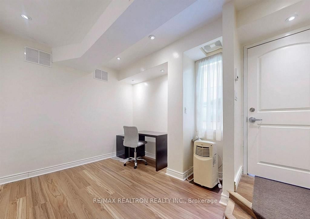 588 Danforth Avenue - Photo 24