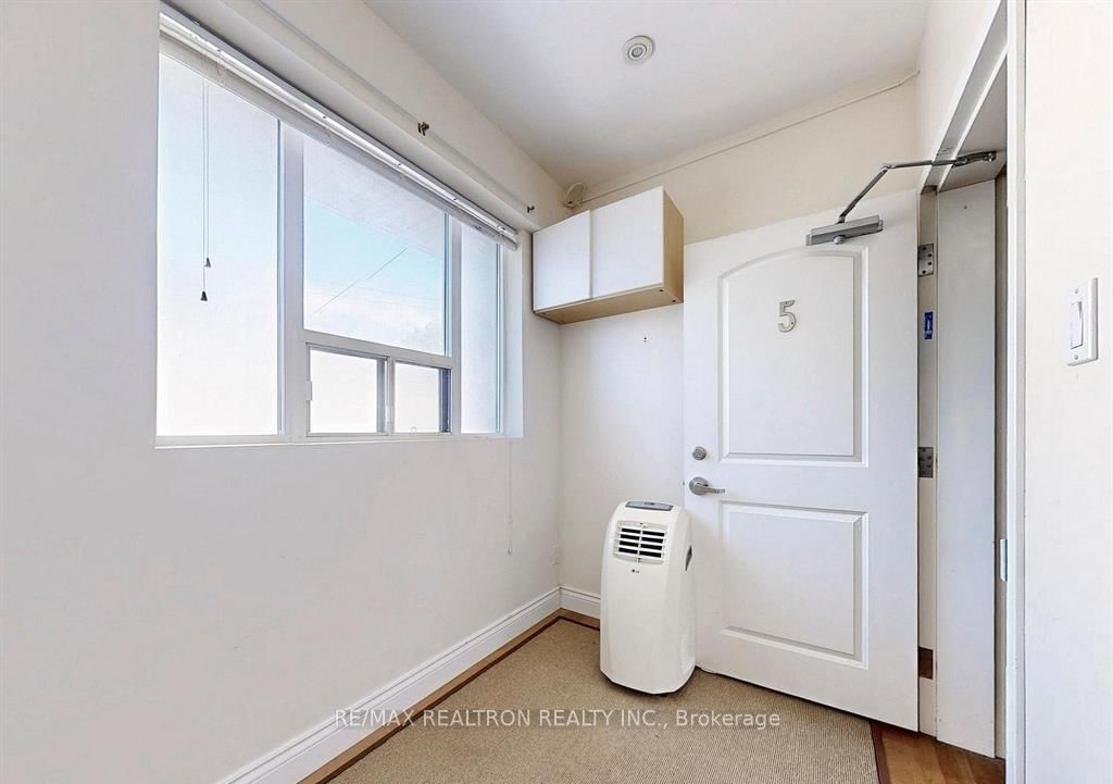 588 Danforth Avenue - Photo 25