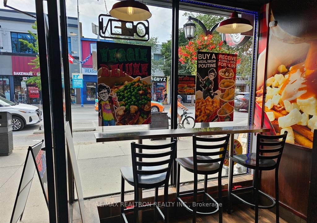 588 Danforth Avenue - Photo 4