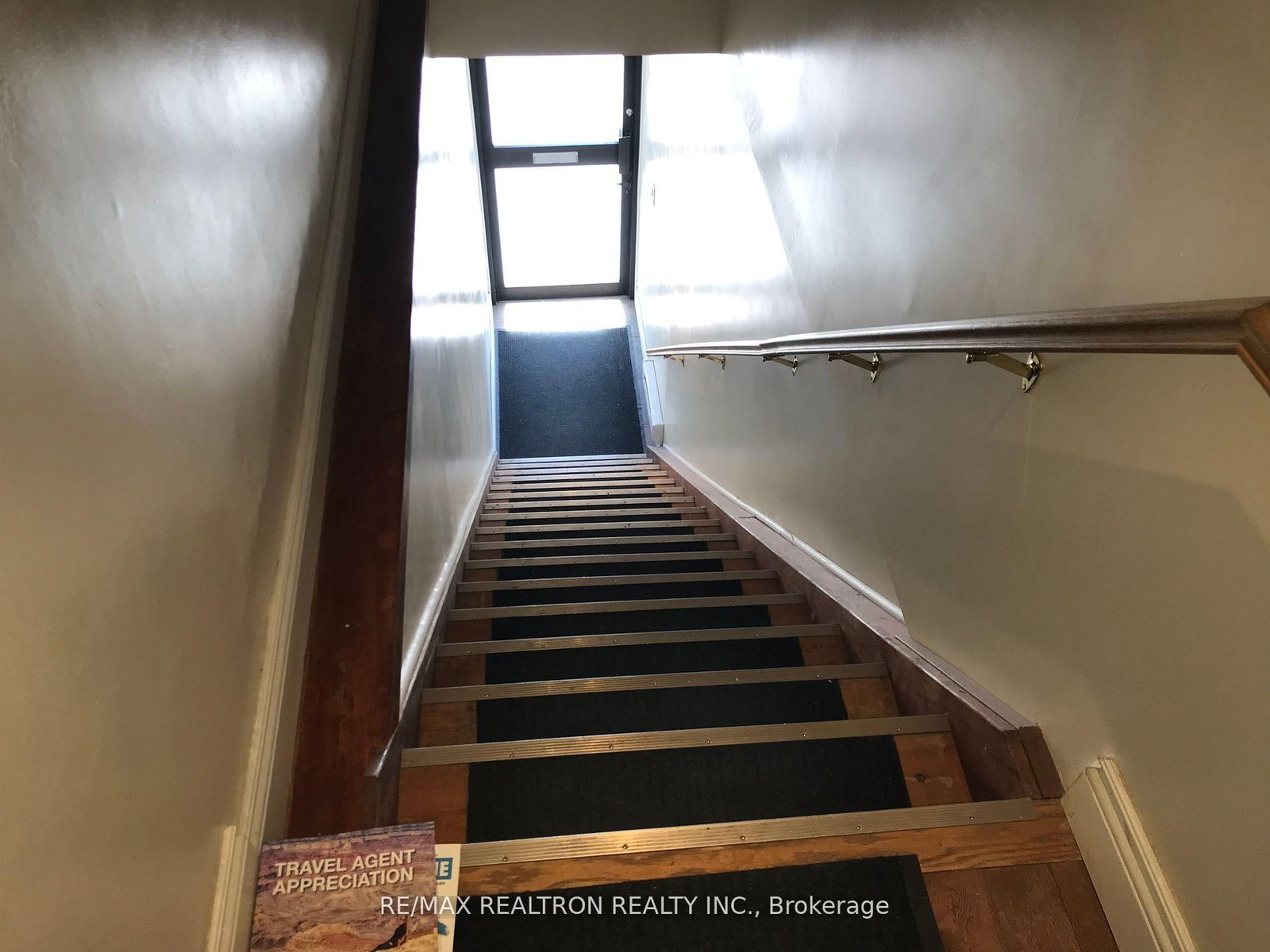 588 Danforth Avenue - Photo 8