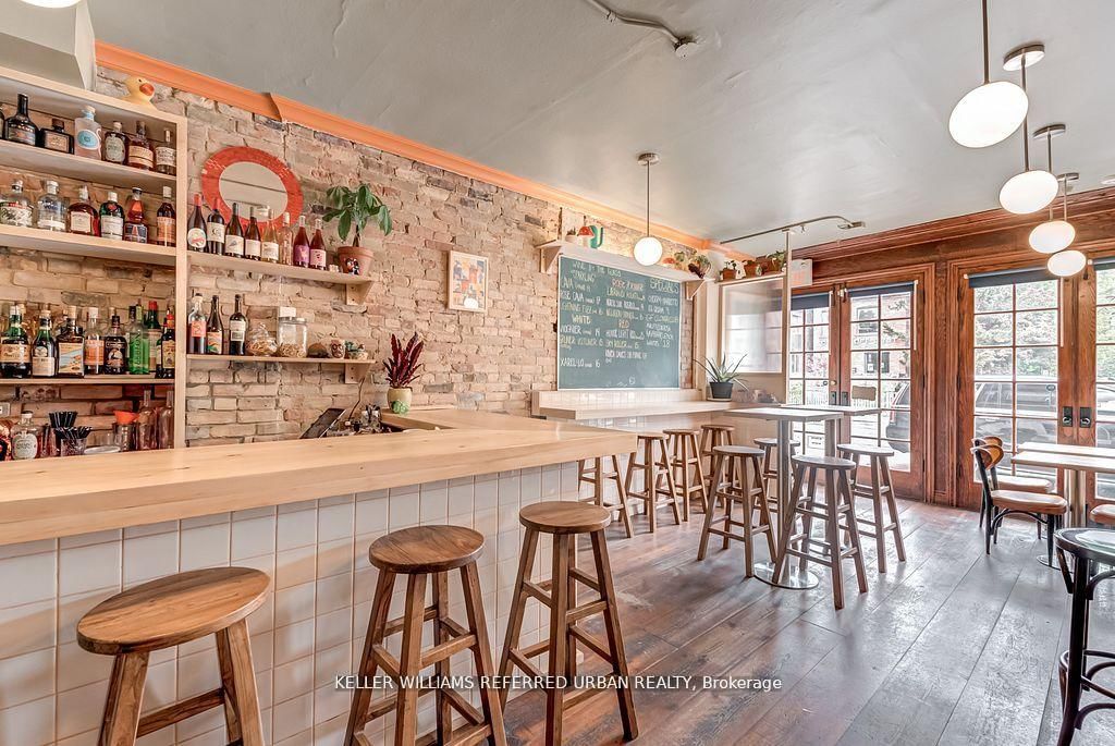 1118 E Queen Street E