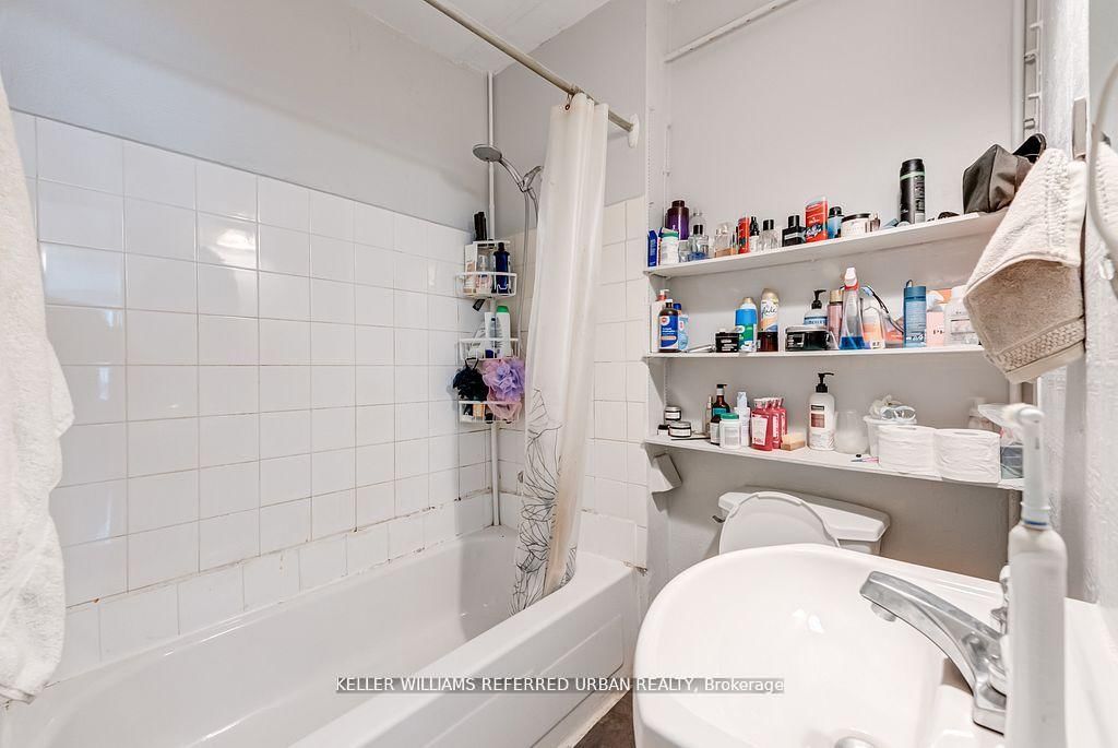 1118 E Queen Street E - Photo 32