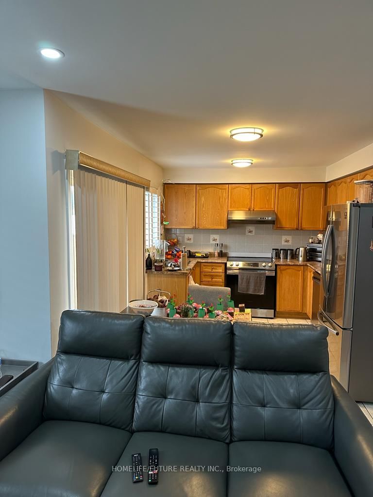 home for lease on Main & 2nd Flr-19 Hummingbird Drive