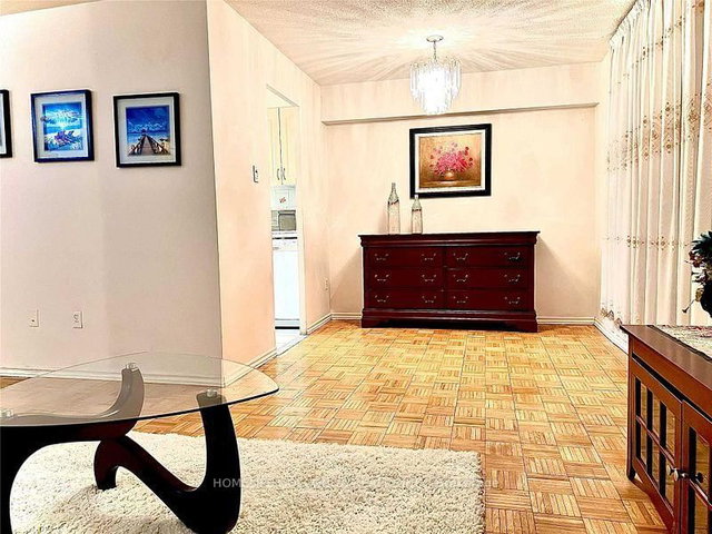 1004 - 2721 Victoria Park Avenue