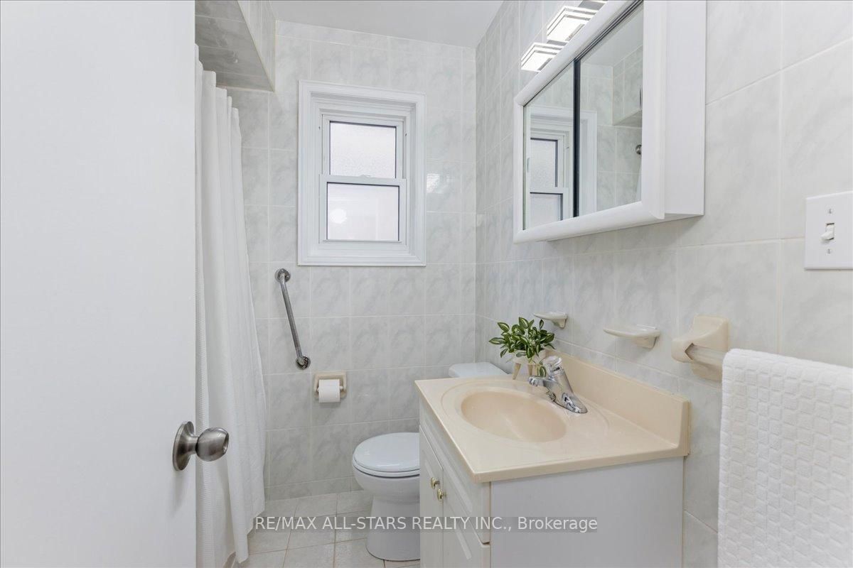 Detached House for sale at 55 Sancrest Drive, Toronto, Ontario, M1P 4A7 - Bendale - MLS: E12942972