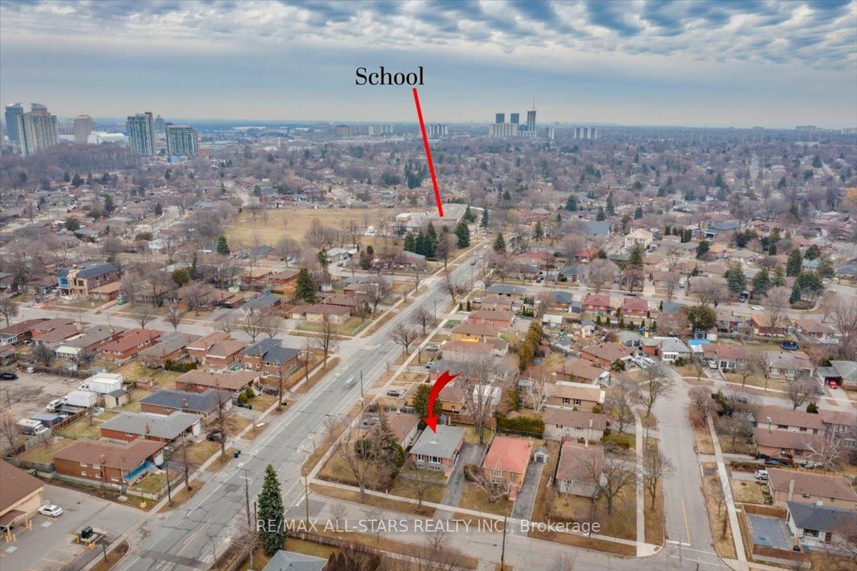 Detached House for sale at 55 Sancrest Drive, Toronto, Ontario, M1P 4A7 - Bendale - MLS: E12942972