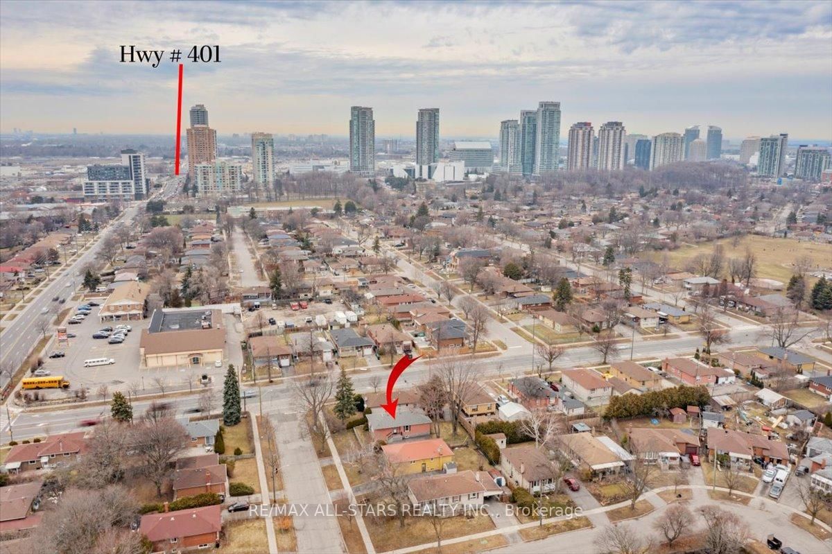 Detached House for sale at 55 Sancrest Drive, Toronto, Ontario, M1P 4A7 - Bendale - MLS: E12942972