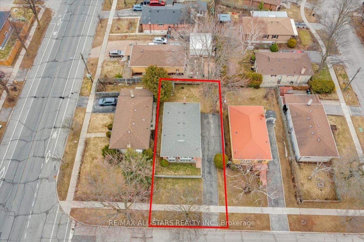 Detached House for sale at 55 Sancrest Drive, Toronto, Ontario, M1P 4A7 - Bendale - MLS: E12942972