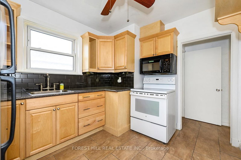 667 Pharmacy Ave, Toronto, M1L 3H7 | Image 3