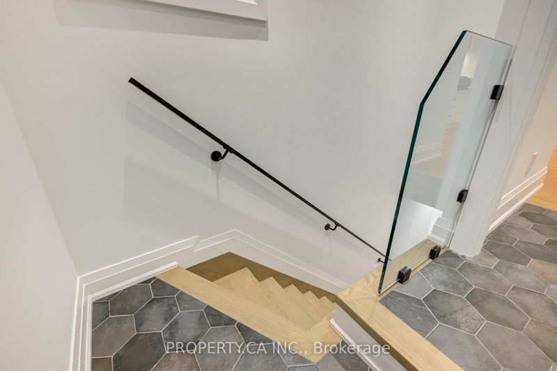 Lower - 8 First Ave, Toronto, M4M 1W8 | Image 2