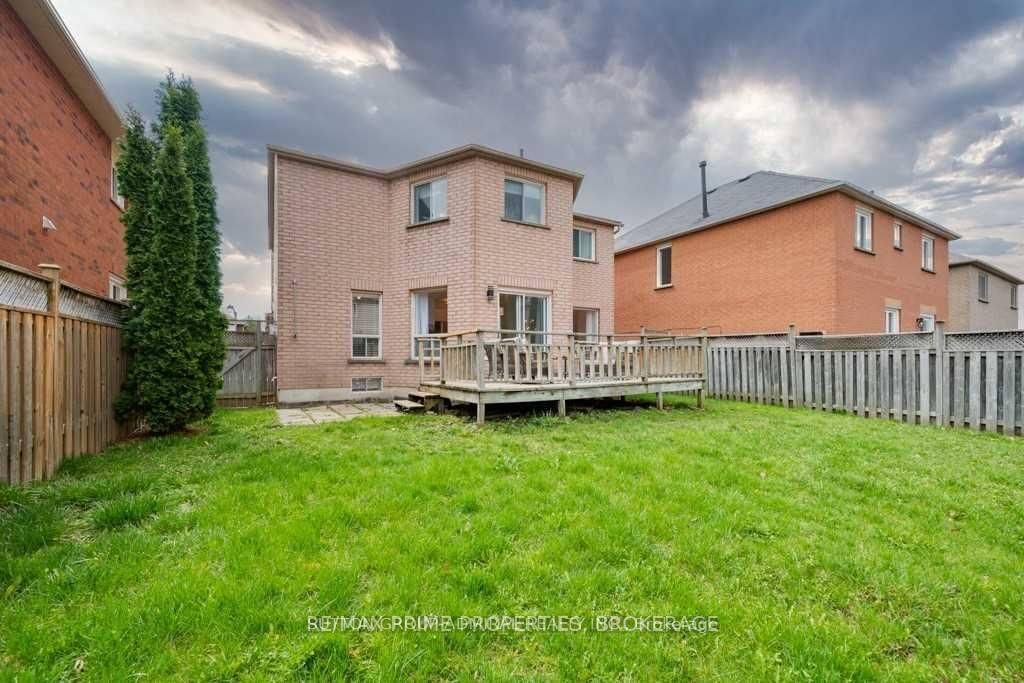 Detached House for sale at 284 Lancrest Street, Pickering, Ontario, L1V 6N3 - Highbush - MLS: E12943744