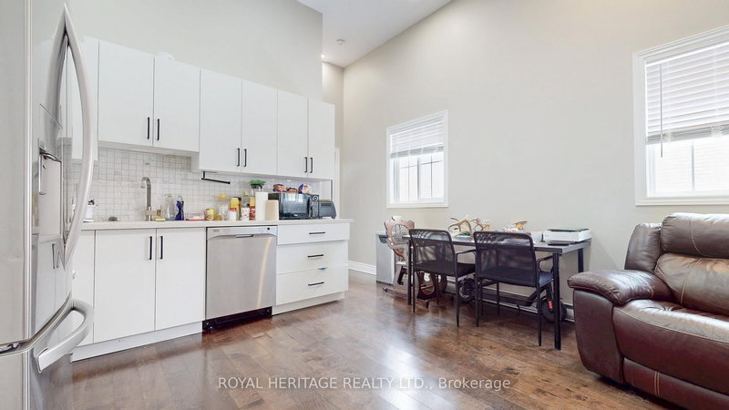 100 Cromwell Ave, Oshawa, L1J 4T6 | Image 2