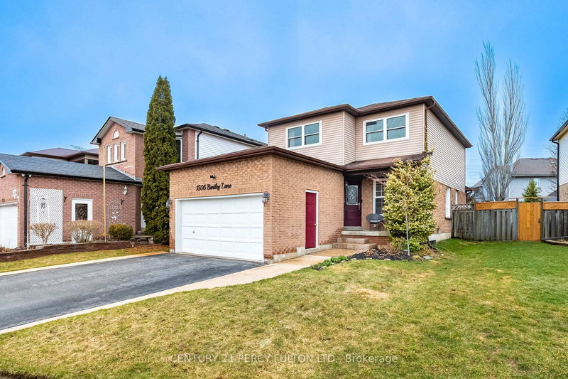 1506 Bentley Lane, Pickering, L1X 2M5 | Image 2