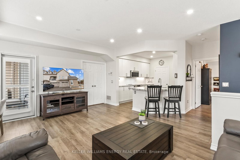 42 - 1430 Gord Vinson Ave, Clarington, L1E 0J6 | Image 2