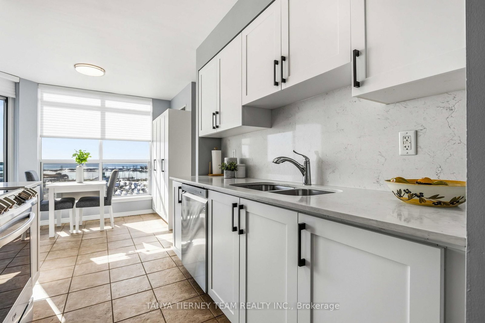 340 Watson Street W, Unit 903 - Photo 16