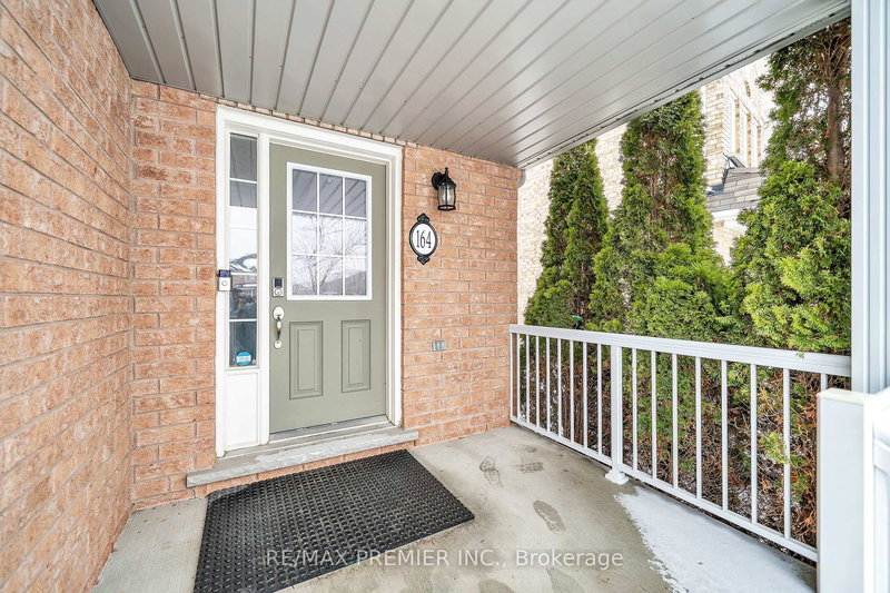 164 Dewell Cres, Clarington, L1E 0B9 | Image 2