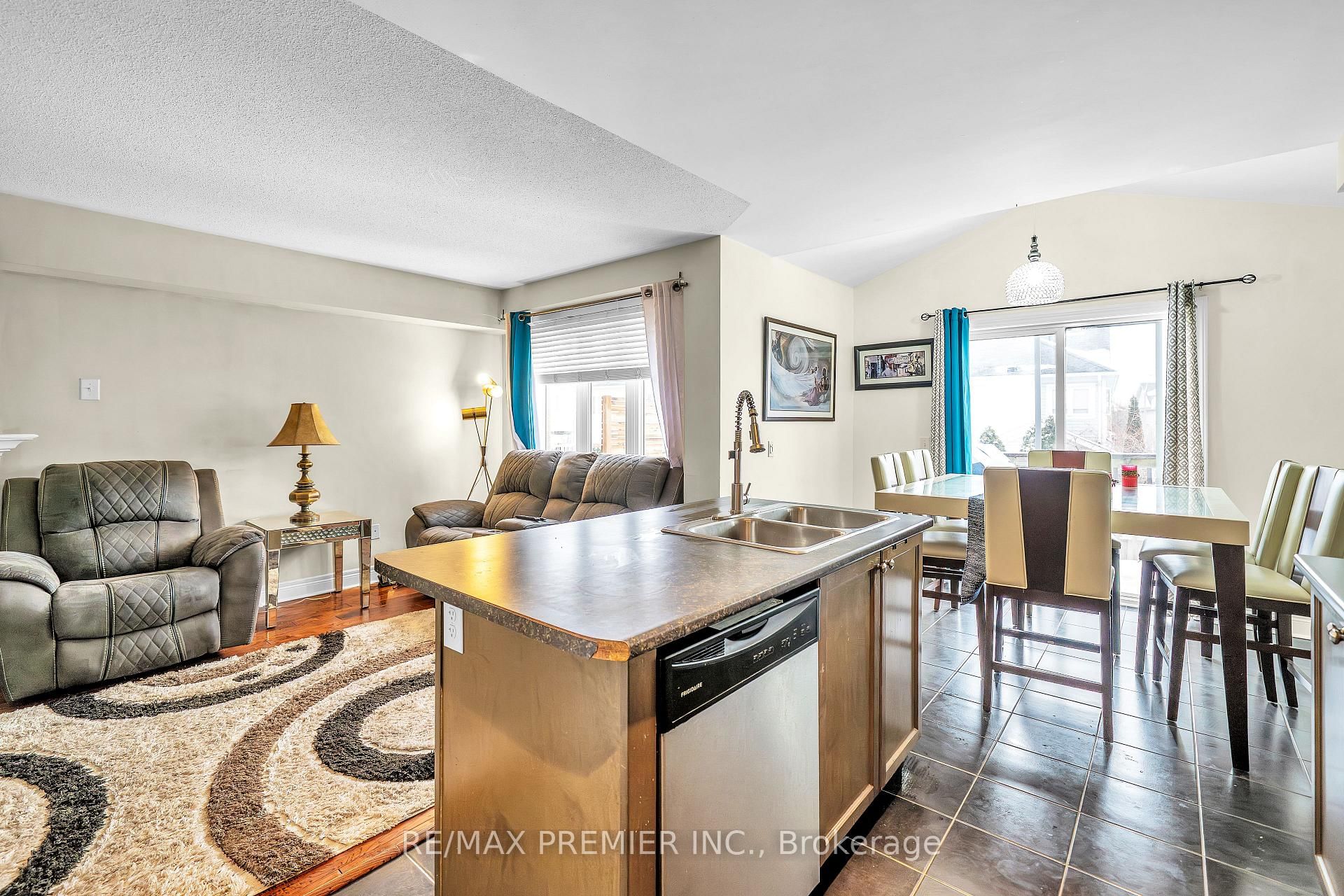 164 Dewell Crescent