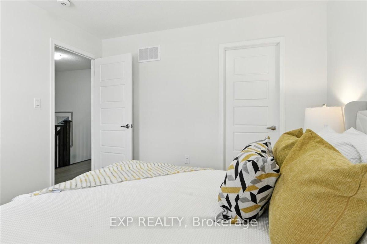 Townhouse for sale at 3303 Thunderbird Prom, Pickering, Ontario, L1X 0N4 - Rural Pickering - MLS: E12945528