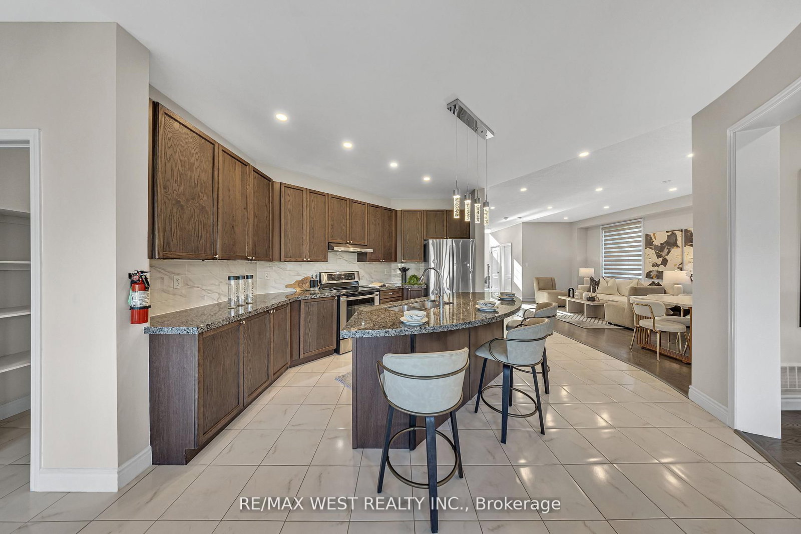 2485 Bandsman Crescent • Oshawa, ON photo 9
