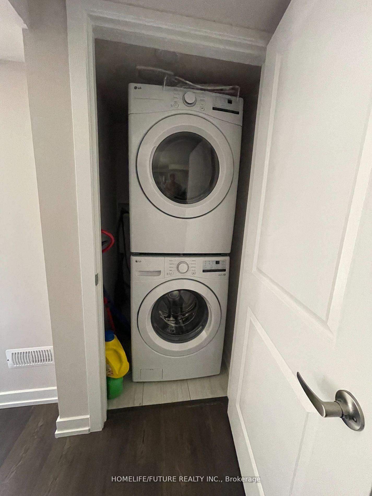 400 Finch Avenue, Unit 15 - Photo 9