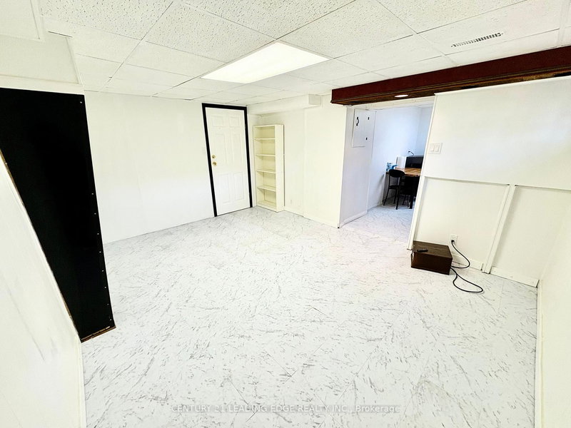 Lower - 48 Snowball Cres, Toronto, M1B 1R9 | Image 2