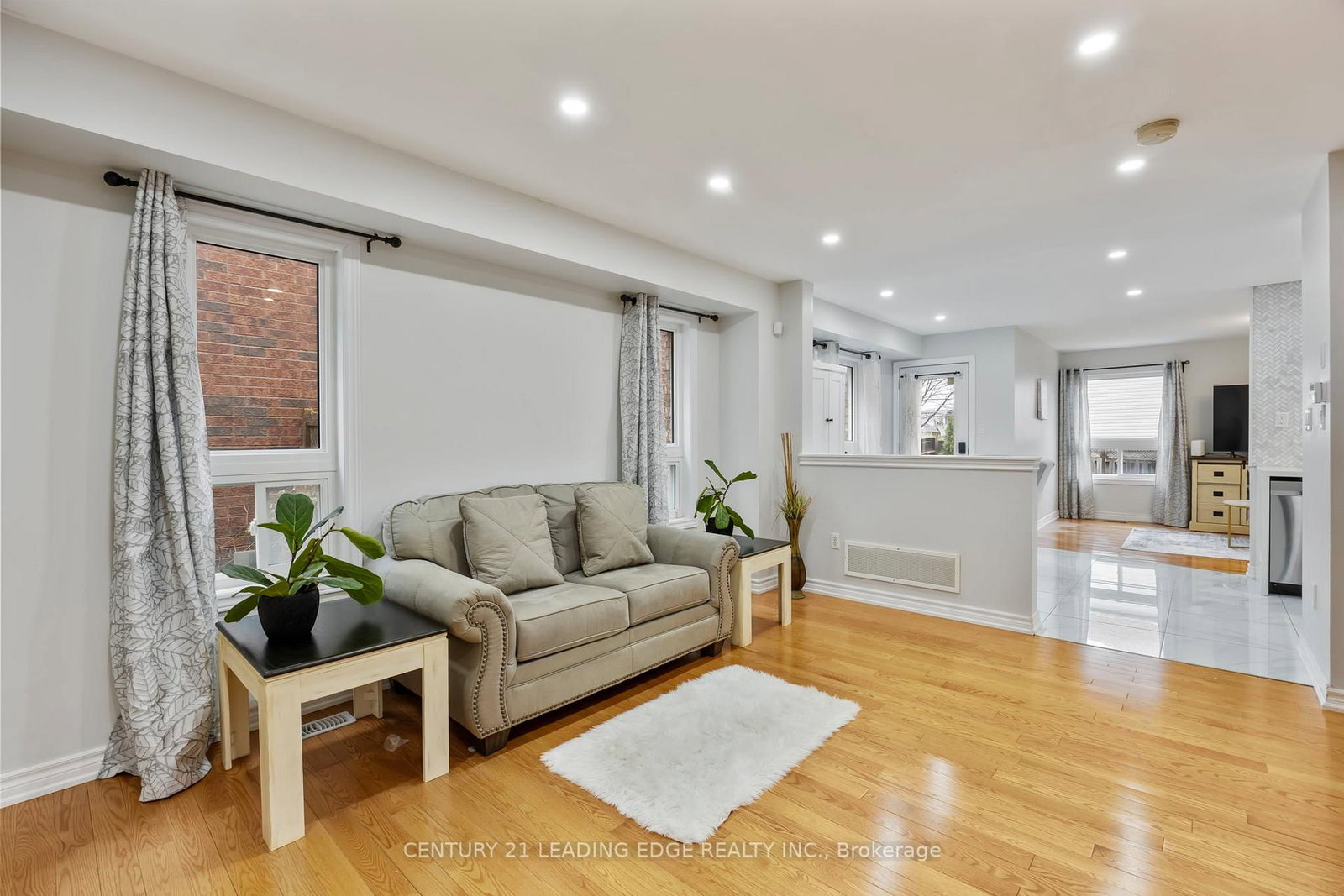 Detached House for sale at 36 Rampart Crescent, Whitby, Ontario, L1P 1T6 - Williamsburg - MLS: E12946868