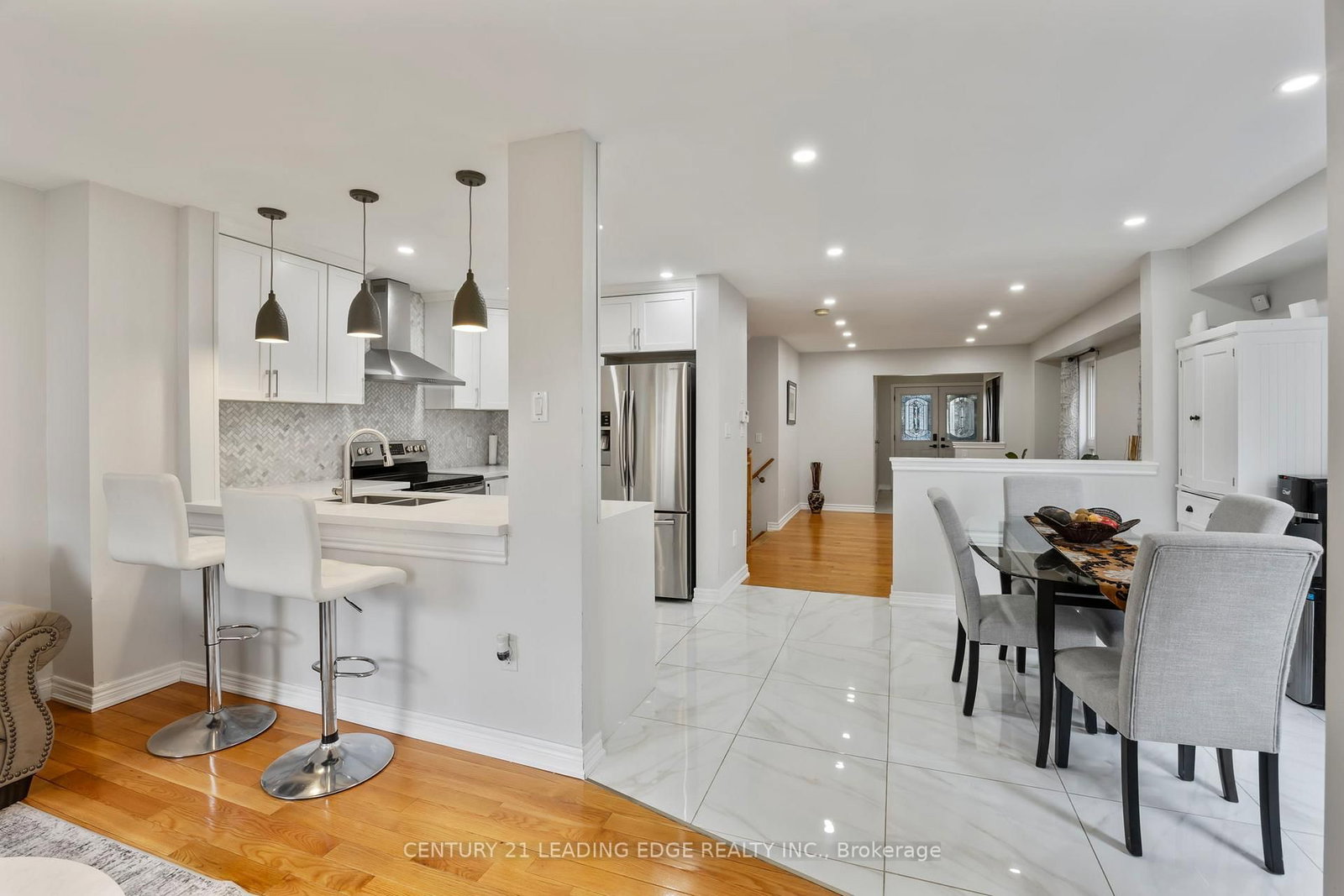 Detached House for sale at 36 Rampart Crescent, Whitby, Ontario, L1P 1T6 - Williamsburg - MLS: E12946868