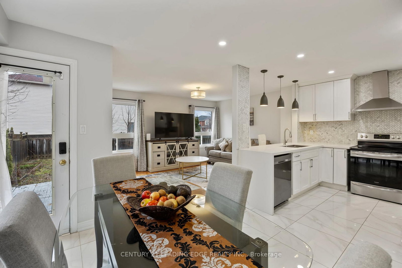 Detached House for sale at 36 Rampart Crescent, Whitby, Ontario, L1P 1T6 - Williamsburg - MLS: E12946868