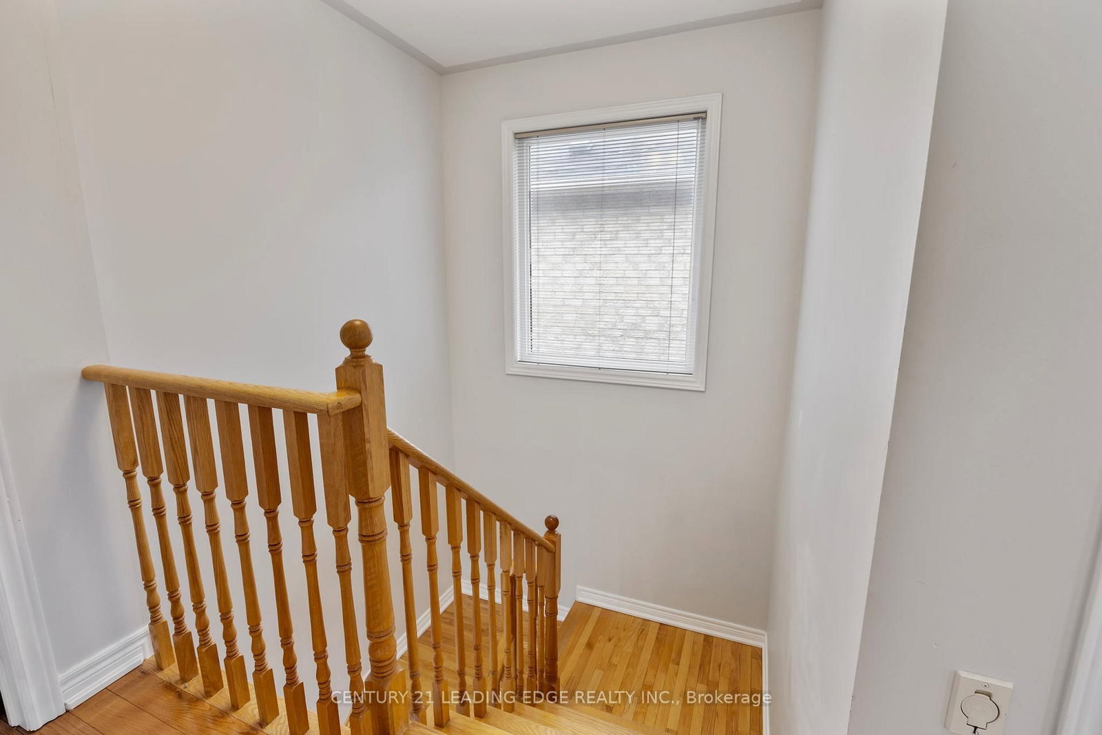 Detached House for sale at 36 Rampart Crescent, Whitby, Ontario, L1P 1T6 - Williamsburg - MLS: E12946868