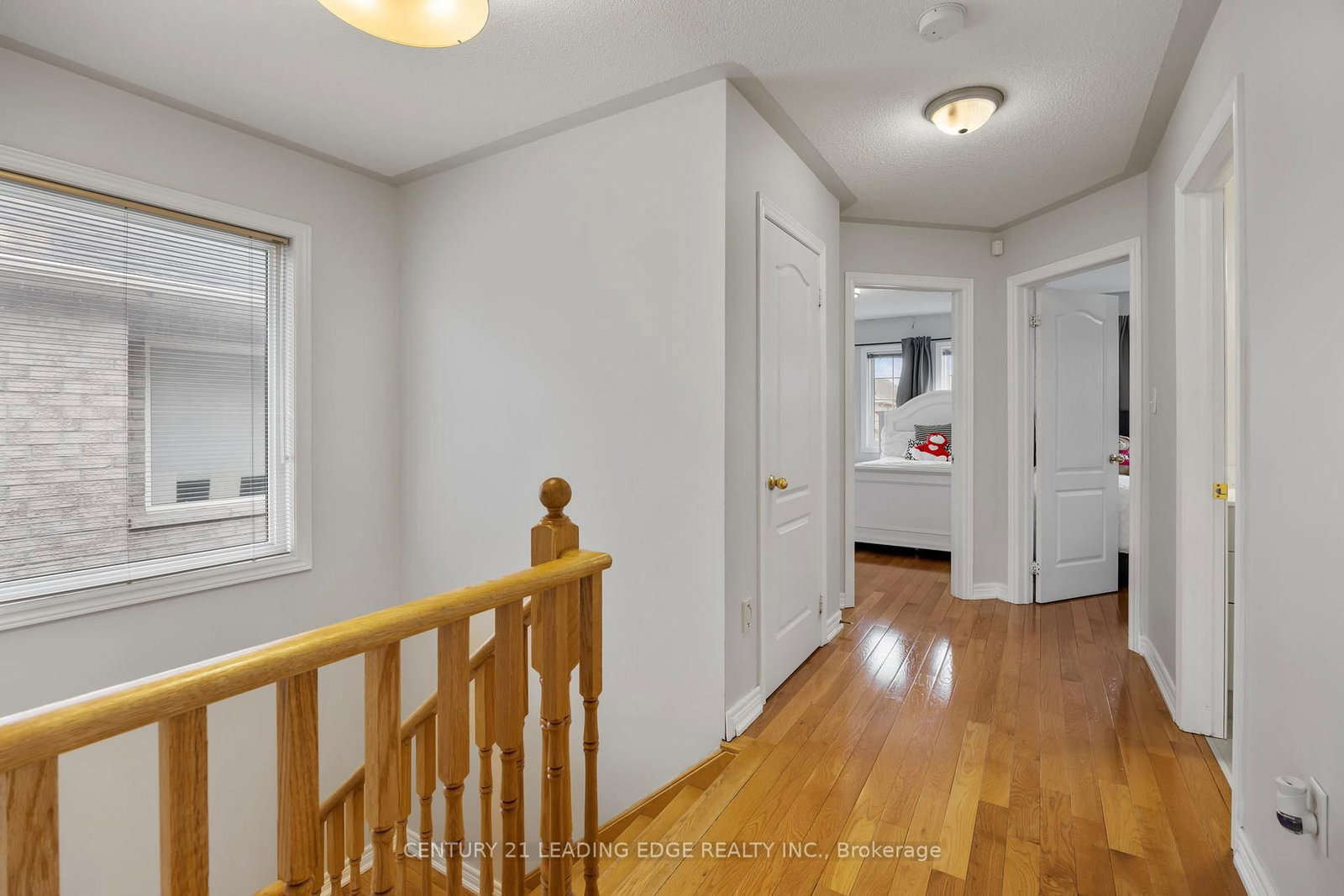 Detached House for sale at 36 Rampart Crescent, Whitby, Ontario, L1P 1T6 - Williamsburg - MLS: E12946868