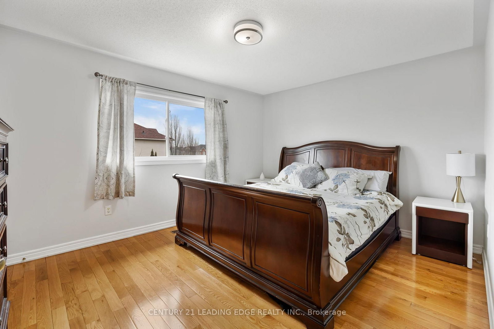 Detached House for sale at 36 Rampart Crescent, Whitby, Ontario, L1P 1T6 - Williamsburg - MLS: E12946868