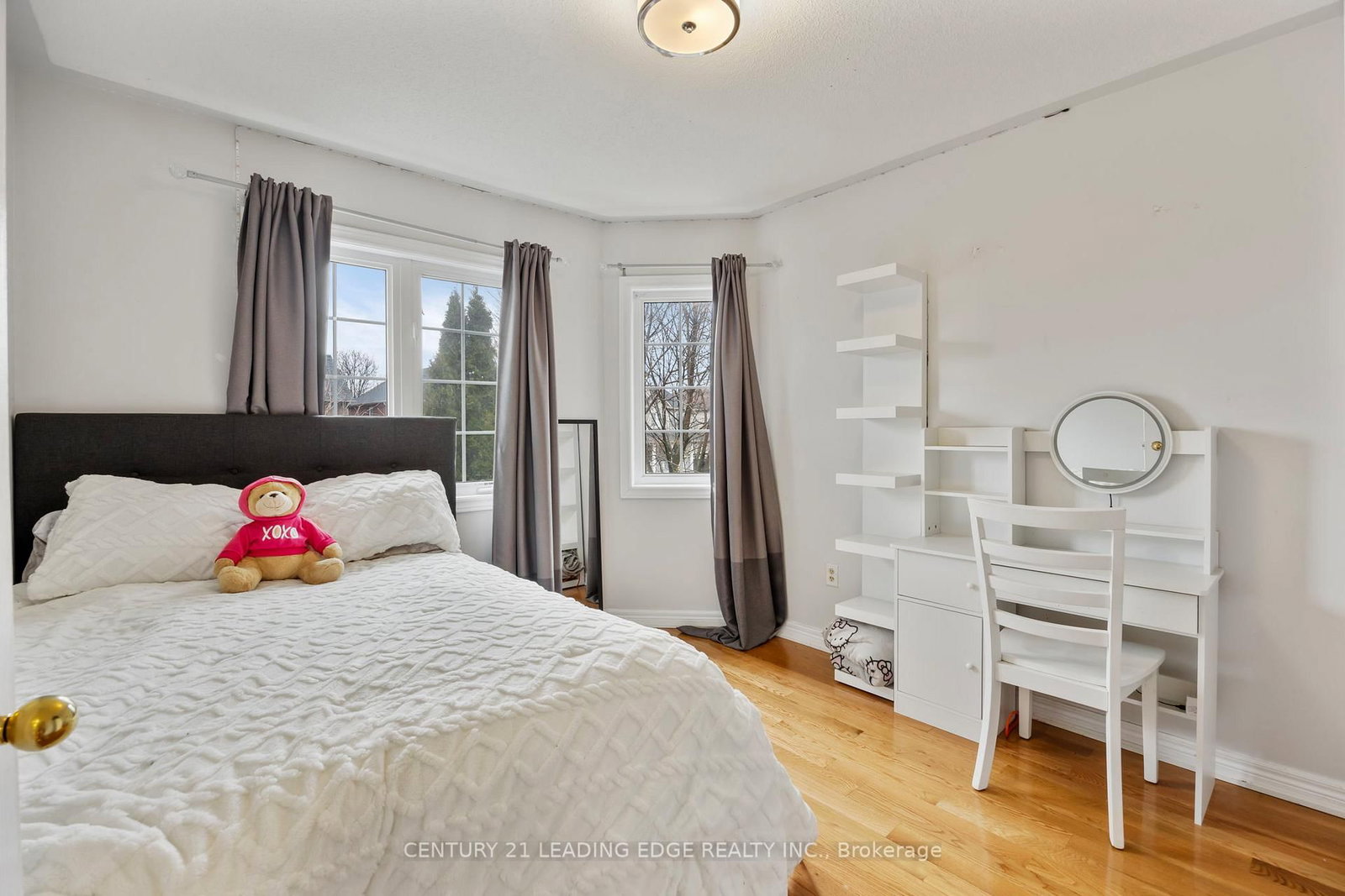 Detached House for sale at 36 Rampart Crescent, Whitby, Ontario, L1P 1T6 - Williamsburg - MLS: E12946868