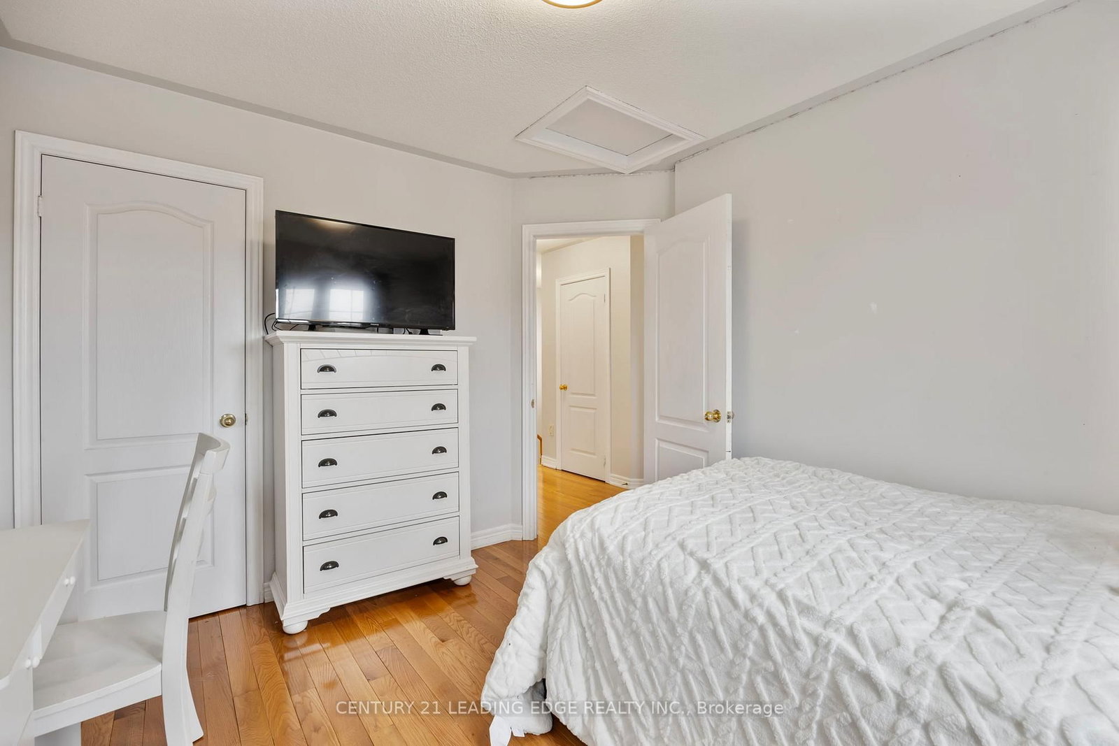 Detached House for sale at 36 Rampart Crescent, Whitby, Ontario, L1P 1T6 - Williamsburg - MLS: E12946868