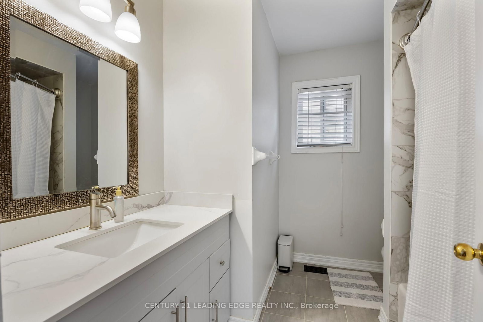 Detached House for sale at 36 Rampart Crescent, Whitby, Ontario, L1P 1T6 - Williamsburg - MLS: E12946868