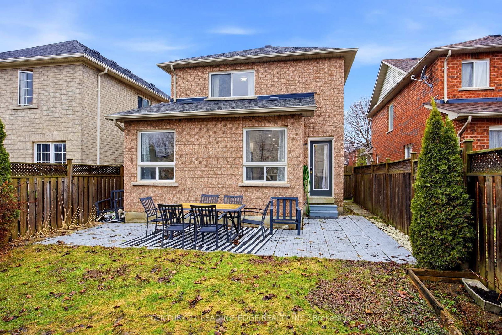 Detached House for sale at 36 Rampart Crescent, Whitby, Ontario, L1P 1T6 - Williamsburg - MLS: E12946868