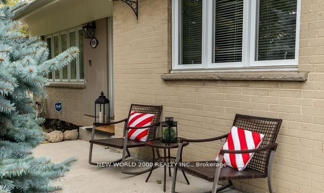 920 Greenwood Crescent - Photo 2