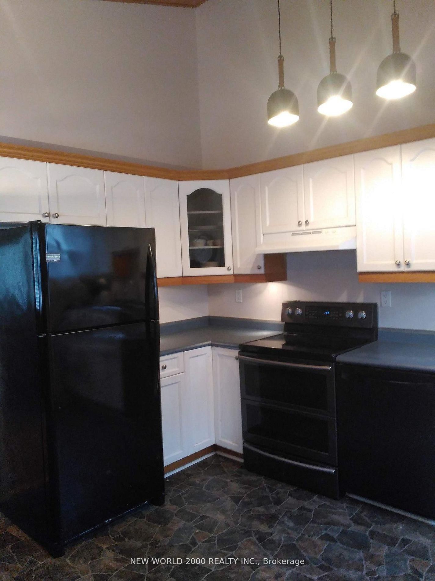 920 Greenwood Crescent - Photo 6