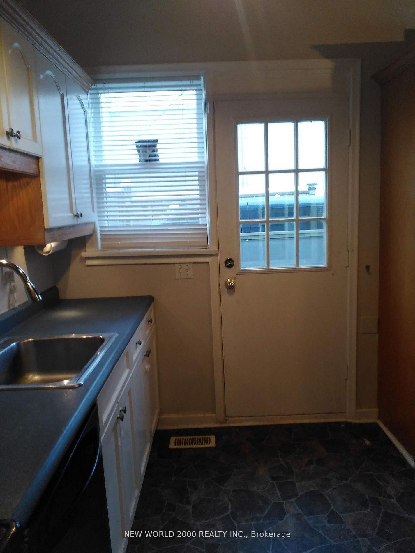 920 Greenwood Crescent - Photo 7