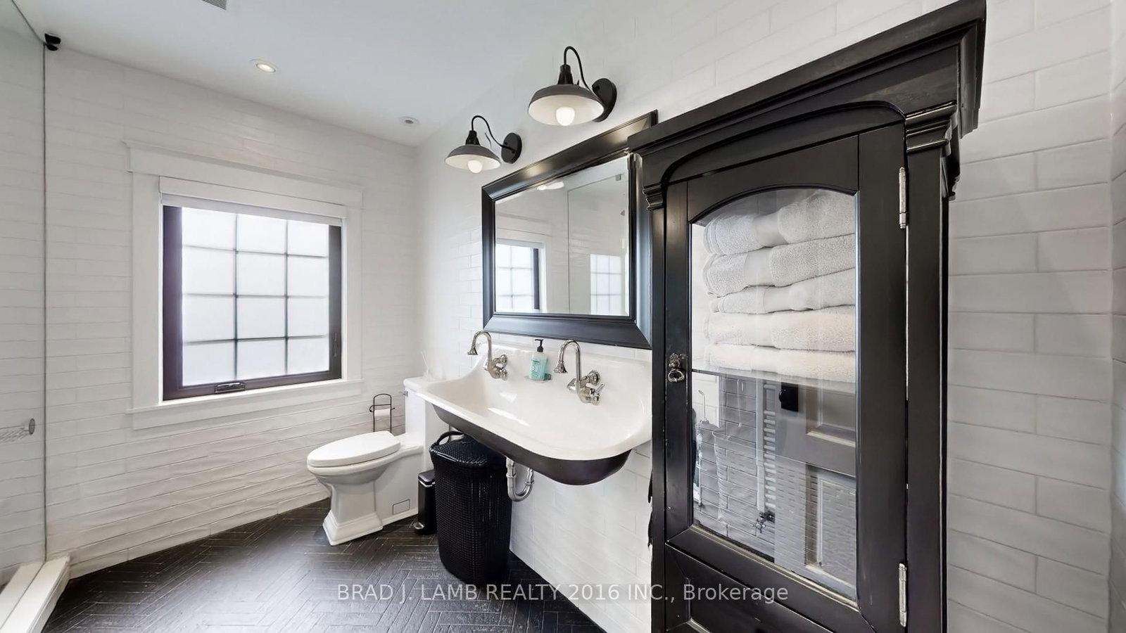 111 Woodbine Avenue • Toronto, ON photo 11