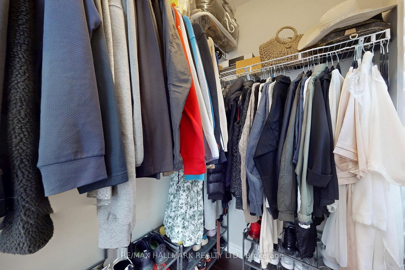 Townhouse for sale at 2421 Fall Harvest Crescent, Pickering, Ontario, L1X 0G1 - Rural Pickering - MLS: E12947430